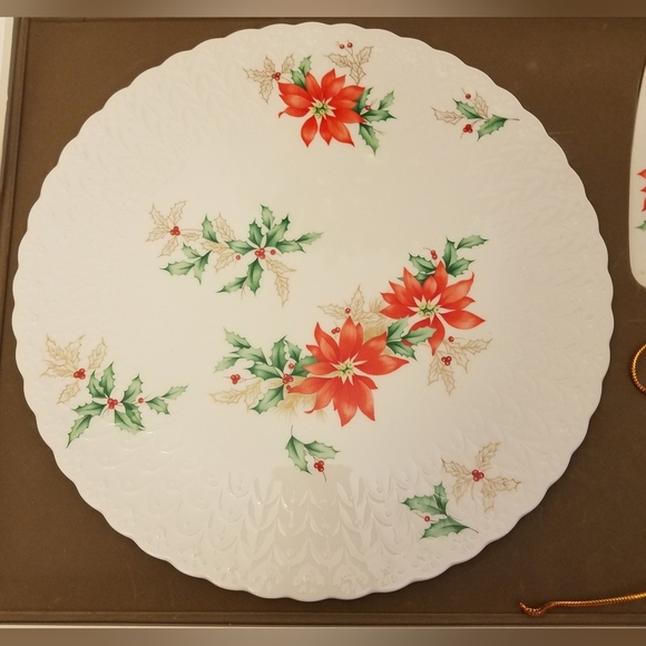Mikasa Bone China Poinsettia Cake Platter & Serveware 11" - Picture 3 of 12